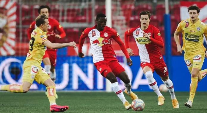 包含英超清晨再迎强敌，利物浦队长鼓劲，主帅态度——底气十足，更衣室氛围转暖的词条